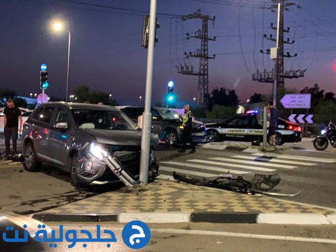 اصابة شابين بجراح بين متوسطة وطفيفة بحادث طرق على مدخل جلجولية 